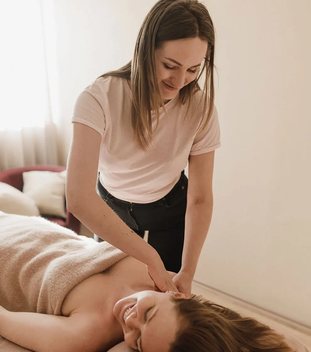 A relaxing massage session at Oassis Wellness Spa, the best spa in Chandigarh.